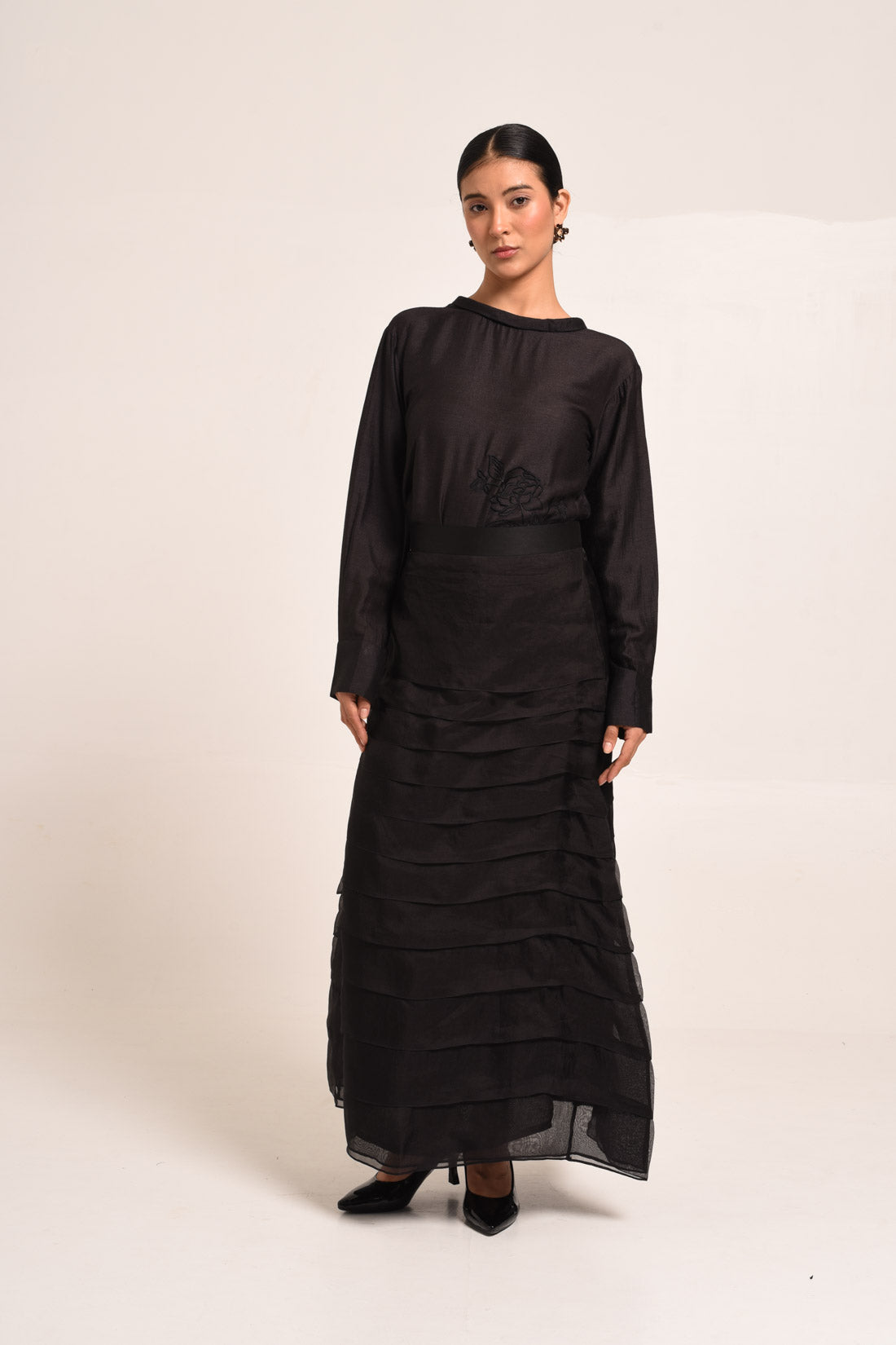 PERÚ RUFFLED SKIRT AND SILK BLOUSE SET